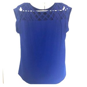 Beautiful blue top in great condition!
